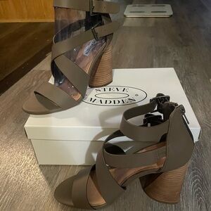 Steve Madden Strappy Block Heel Sandals BRAND NEW IN BOX!